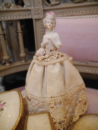 Antique Doll (H3502-23)