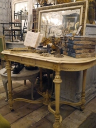 French Table (K-048)
