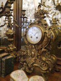 Antique Clock (25901-18)