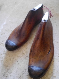 Shoe Mold (W0401-16)