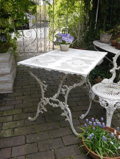 Garden Table (TA570)