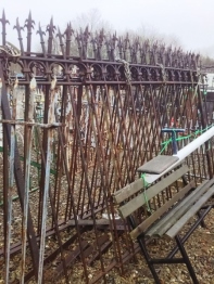 Iron Fence (094-12)