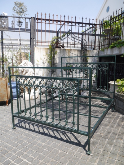 Iron Bed (129-22)