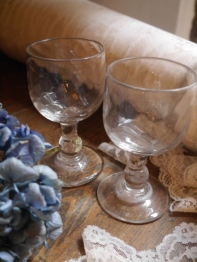 Two Small Glasses Long (C-1)