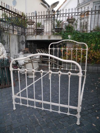 Iron Bed (015-21)