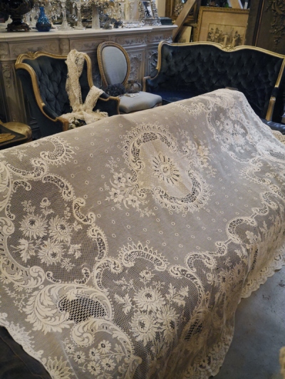 Antique Lace Cloth (E1801-20)