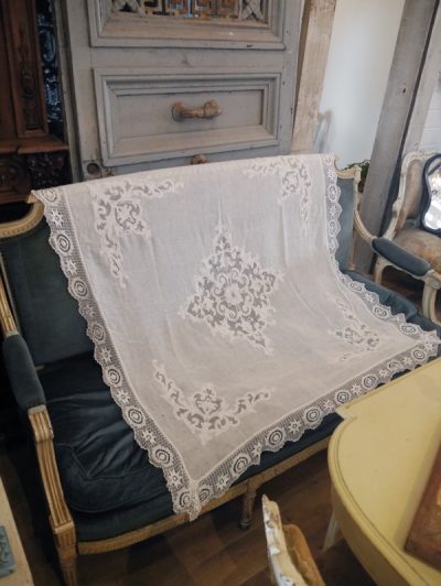 Antique Lace Cloth (J4606-13)