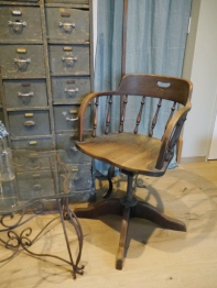 Chair (168-21)