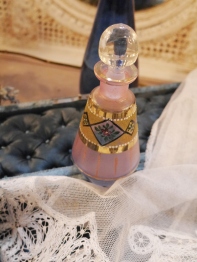 Perfume Bottle (G3411-22)