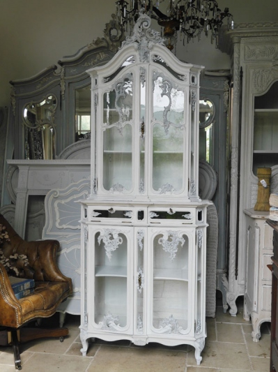 Armoire Glass Cabinet (067-17)