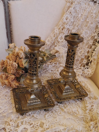 Candle Stand (F28-21)