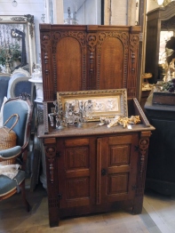 French Cabinet (451-14)