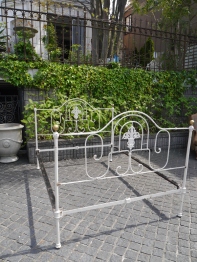 Iron Bed (128-22)