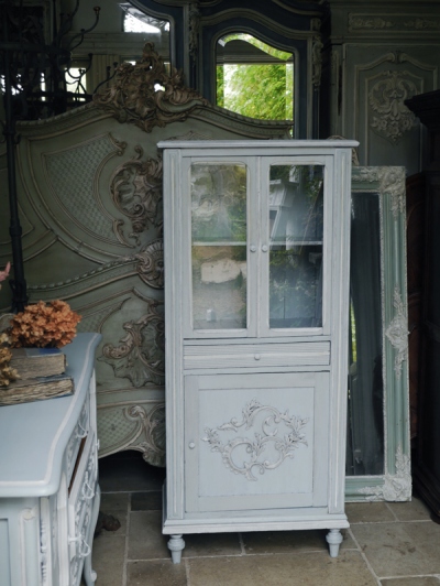 Glass Cabinet (SK111)
