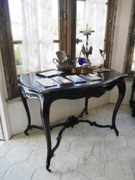French Table (234-13)