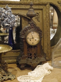 Antique Clock (N045)
