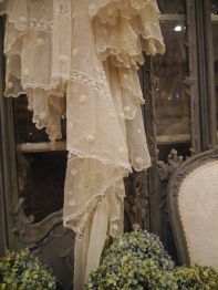 Antique Lace Cloth (A31-15)